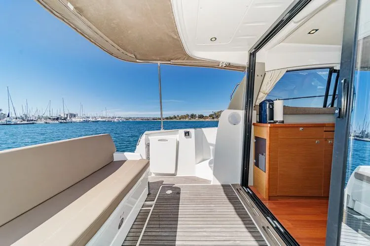 Slide: The Image of 2013 Jeanneau Nc 9 - Image 5 - 5