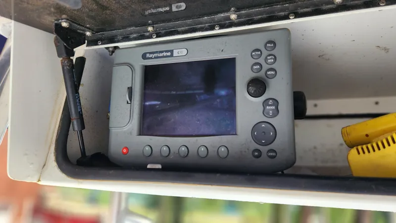 Slide: The Image of Polar 2310 Bay 2005 - 15