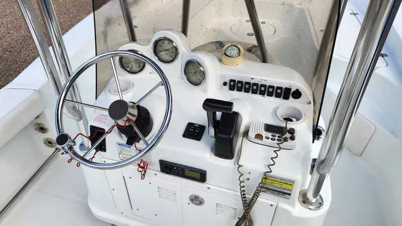 Slide: The Image of Polar 2310 Bay 2005 - 3