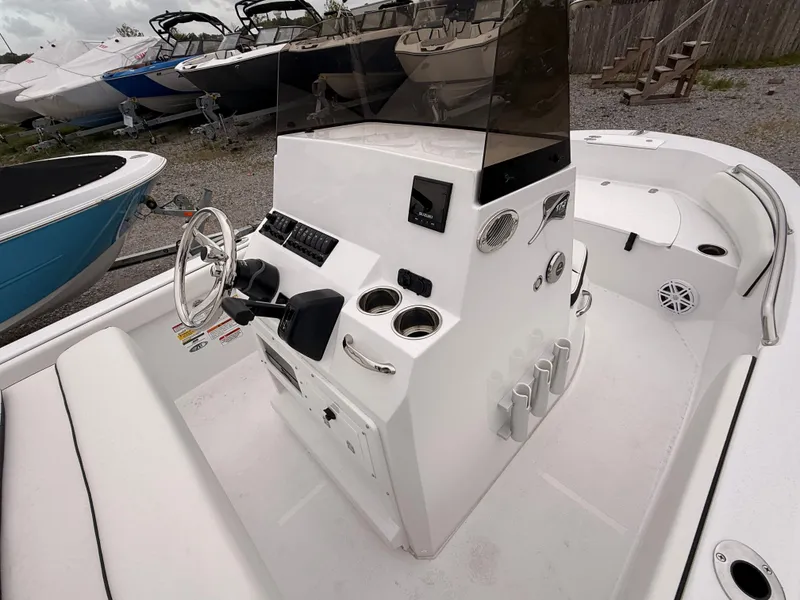 Slide: The Image of Stingray 173 CC 2026 - 23