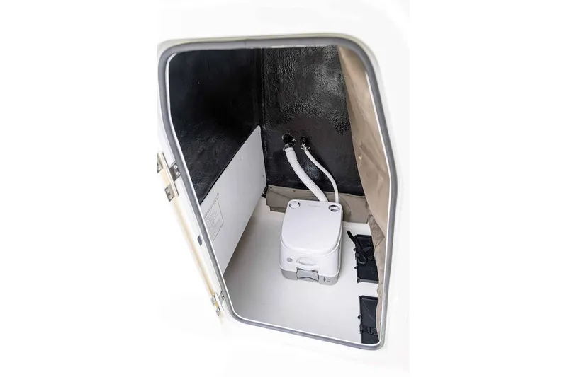 Slide: The Image of Stingray 173 CC 2026 - 7