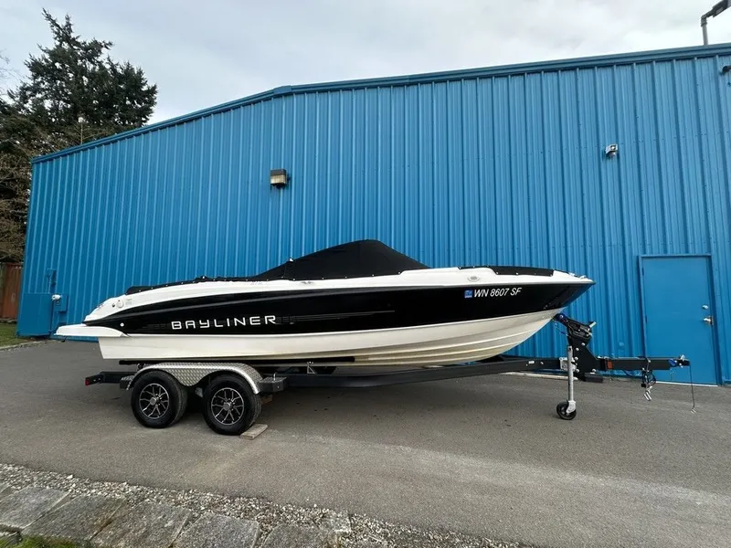 The Image of Bayliner 215BR 2013 - 1