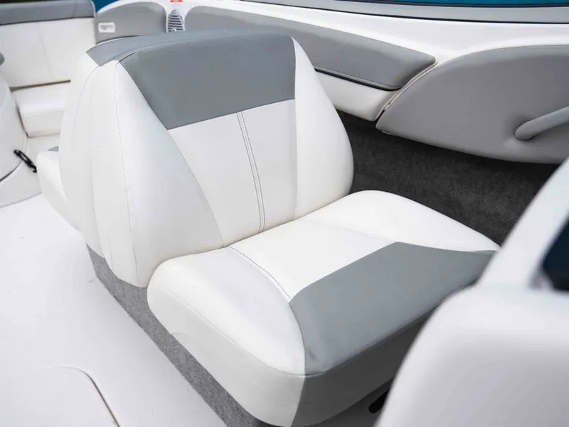 Slide: The Image of Bayliner 215BR 2013 - 17