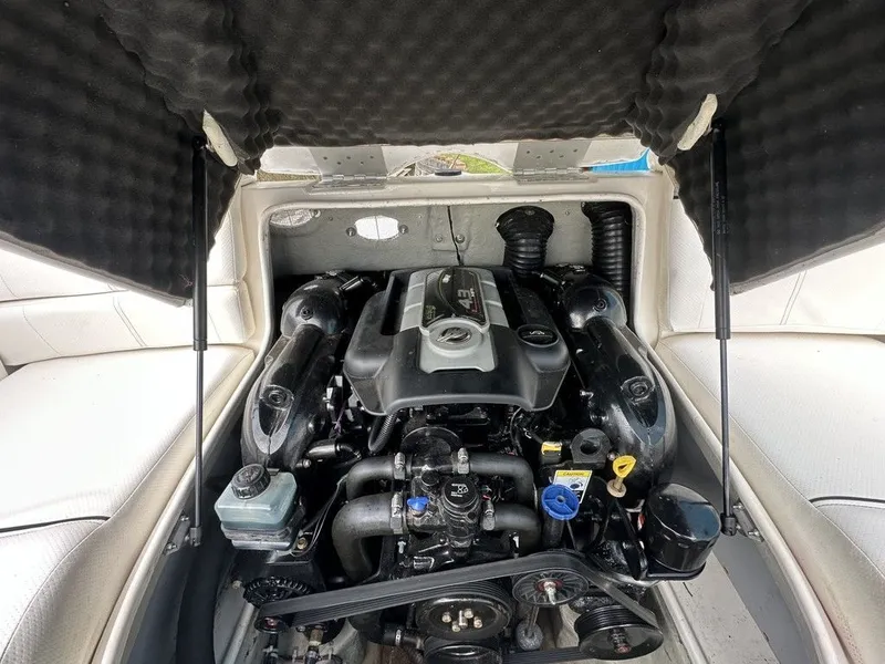 Slide: The Image of Bayliner 215BR 2013 - 9