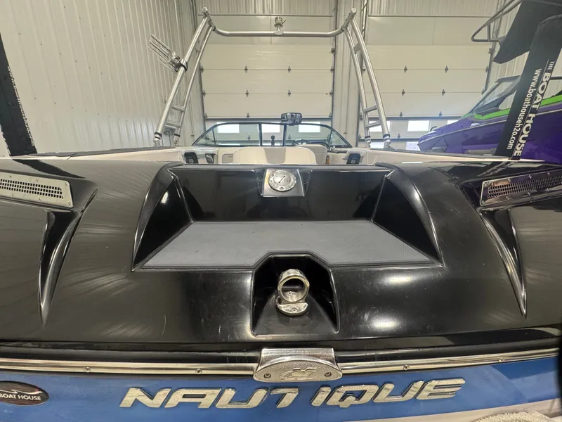 Slide: The Image of Nautique 200OB 2010 - 21