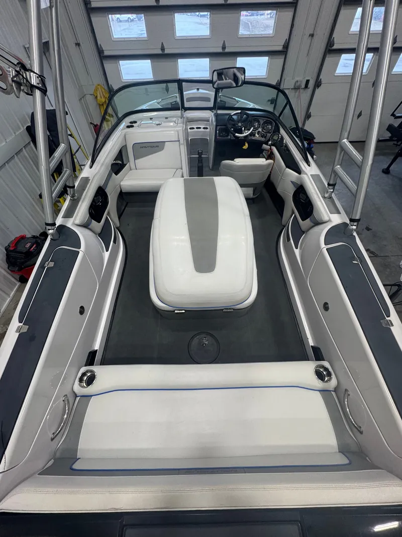 Slide: The Image of Nautique 200OB 2010 - 24