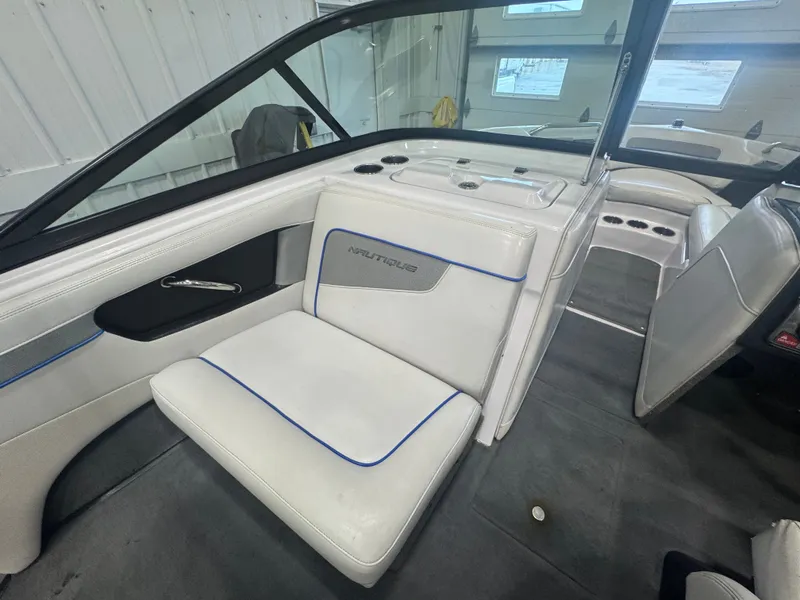 Slide: The Image of Nautique 200OB 2010 - 28