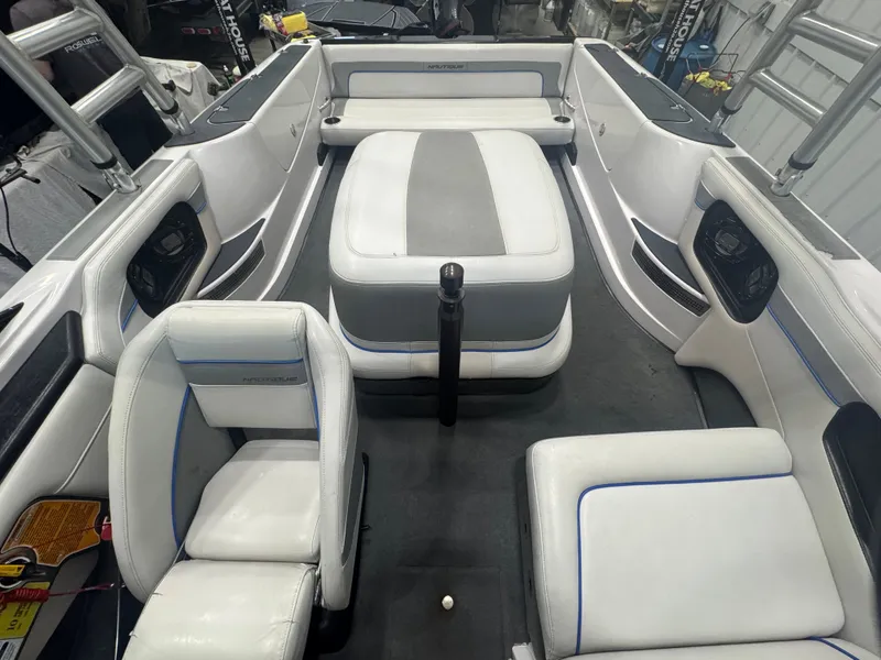 Slide: The Image of Nautique 200OB 2010 - 30