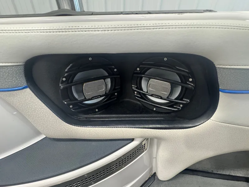 Slide: The Image of Nautique 200OB 2010 - 33