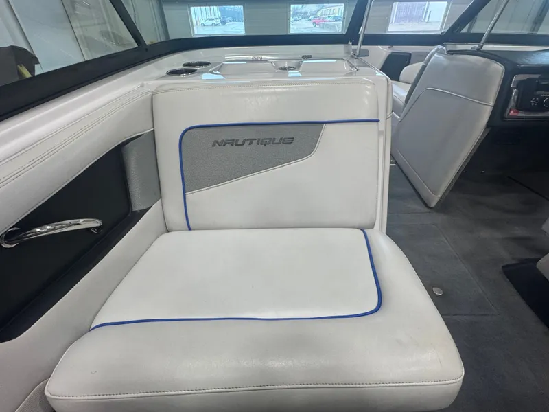 Slide: The Image of Nautique 200OB 2010 - 35