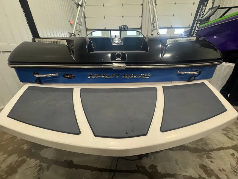 Slide: The Image of Nautique 200OB 2010 - 36