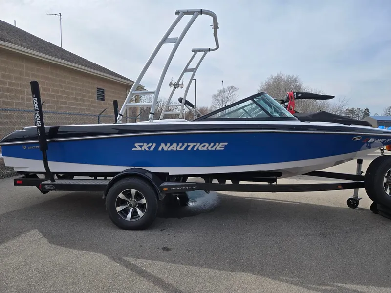 Slide: The Image of Nautique 200OB 2010 - 5