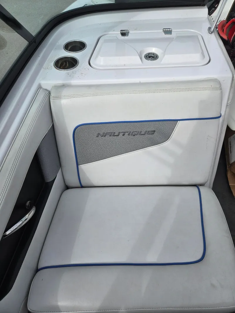 Slide: The Image of Nautique 200OB 2010 - 9