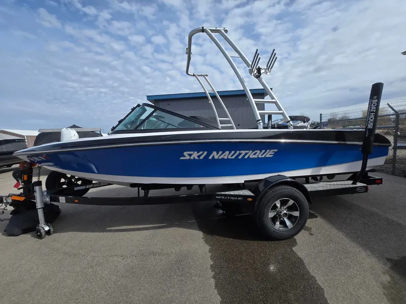 The Image of Nautique Ski 200 OB 2010 - 1