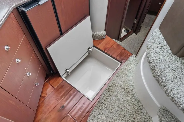 Slide: The Image of 2014 Meridian 391 Sedan - Image 32 - 32