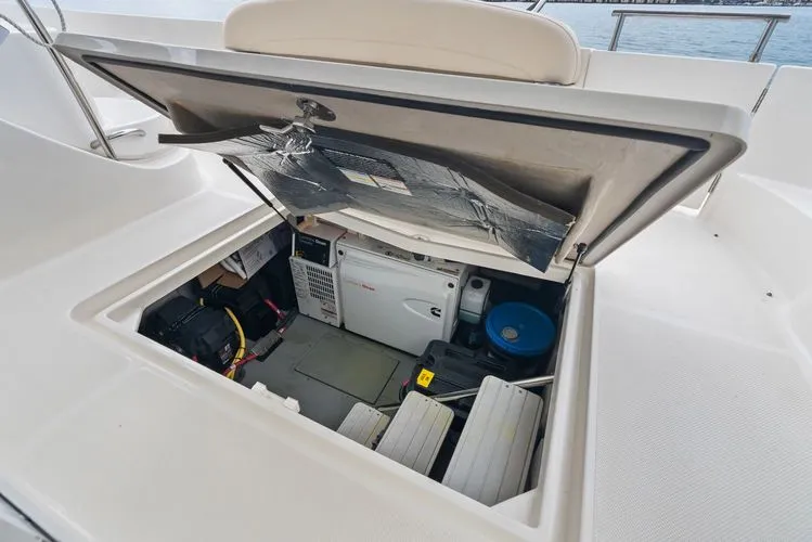 Slide: The Image of 2014 Meridian 391 Sedan - Image 34 - 34