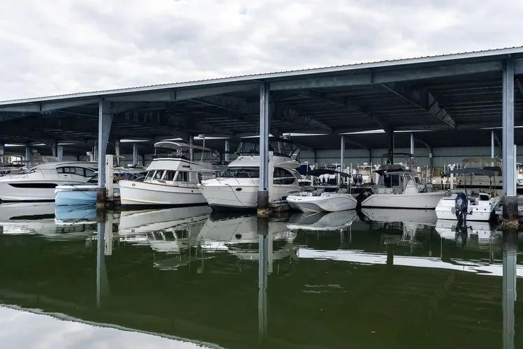 Slide: The Image of 2014 Meridian 391 Sedan - Image 5 - 5