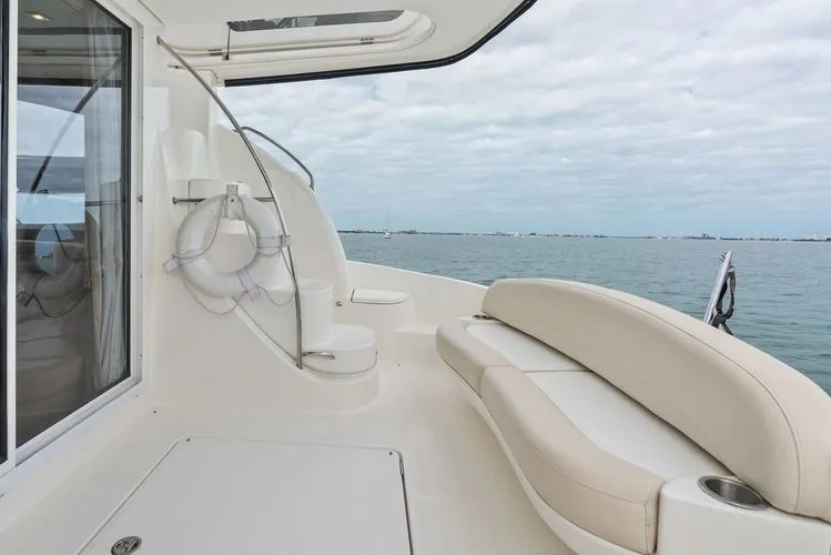 Slide: The Image of 2014 Meridian 391 Sedan - Image 7 - 7