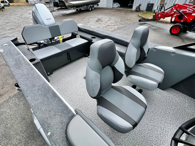 Slide: The Image of MirroCraft 1628 Holiday 2026 - 20