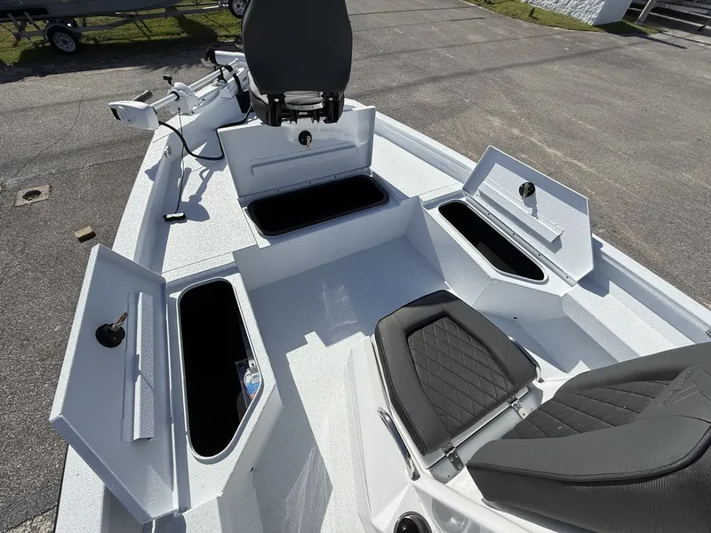 Slide: The Image of Xpress H20B Bay 2026 - 10