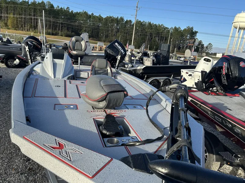 Slide: The Image of Xpress H20C Crappie 2026 - 2