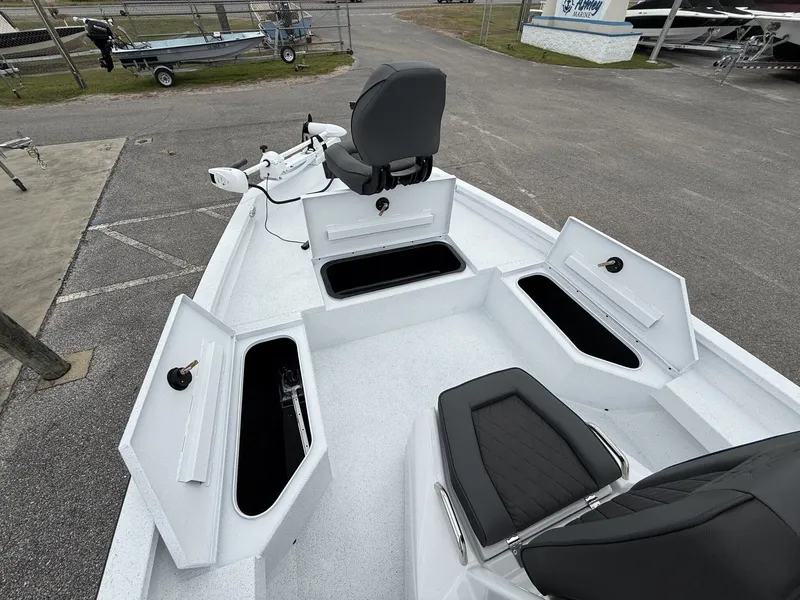 Slide: The Image of Xpress H20B Bay 2026 - 10