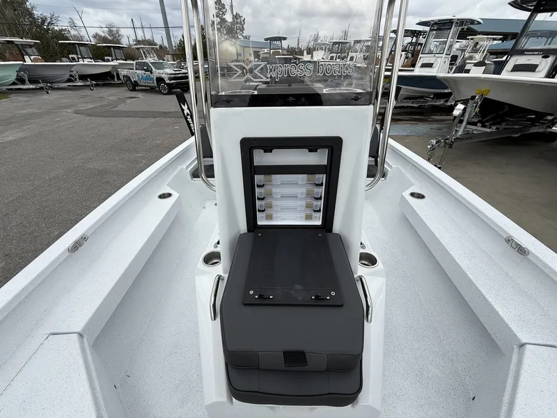 Slide: The Image of Xpress H20B Bay 2026 - 7