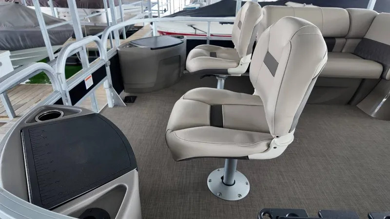 Slide: The Image of Tracker 20DLX Fishin Barge 2022 - 10