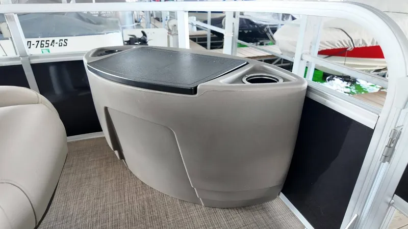 Slide: The Image of Tracker 20DLX Fishin Barge 2022 - 12