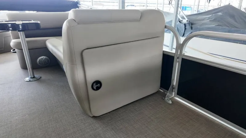 Slide: The Image of Tracker 20DLX Fishin Barge 2022 - 16