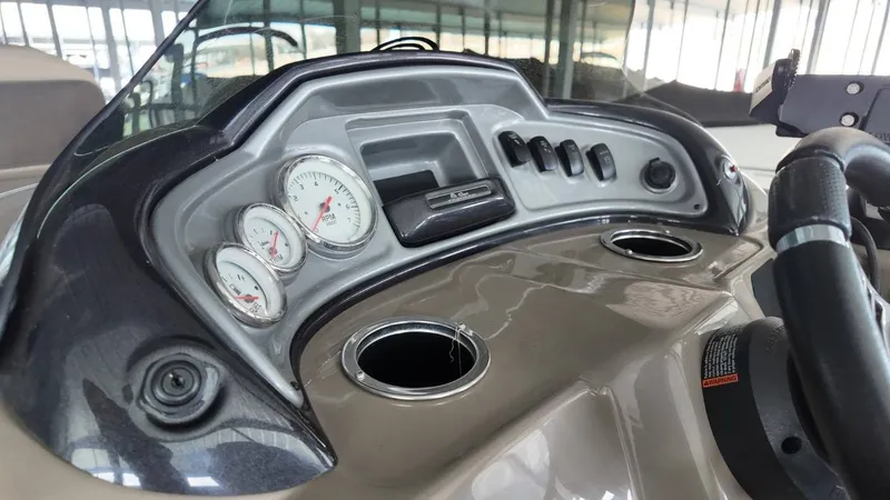 Slide: The Image of Tracker 20DLX Fishin Barge 2022 - 21