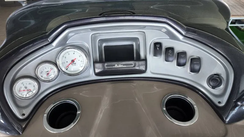 Slide: The Image of Tracker 20DLX Fishin Barge 2022 - 23