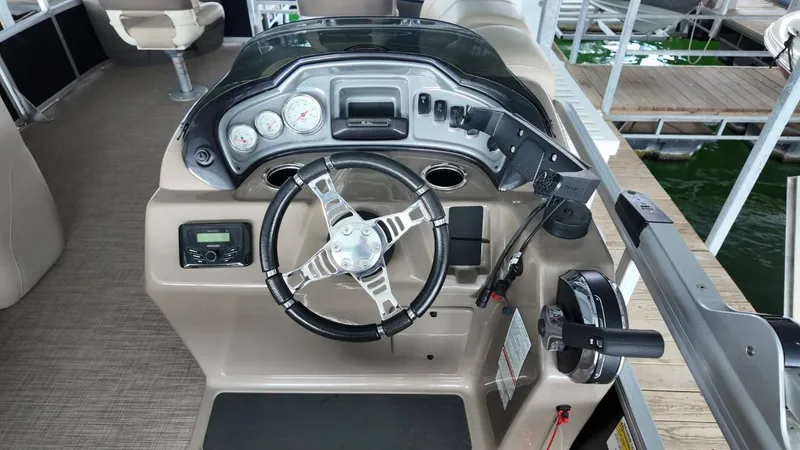 Slide: The Image of Tracker 20DLX Fishin Barge 2022 - 24