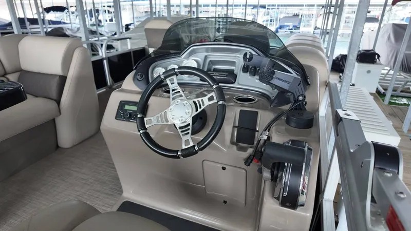 Slide: The Image of Tracker 20DLX Fishin Barge 2022 - 27