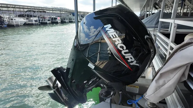 Slide: The Image of Tracker 20DLX Fishin Barge 2022 - 31