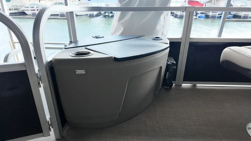 Slide: The Image of Tracker 20DLX Fishin Barge 2022 - 48