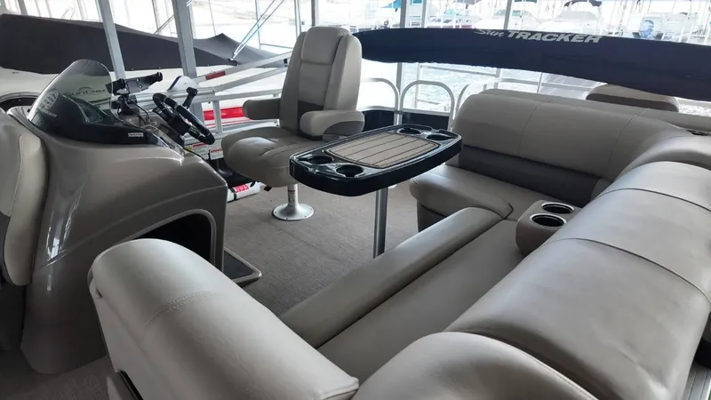 Slide: The Image of Tracker 20DLX Fishin Barge 2022 - 50