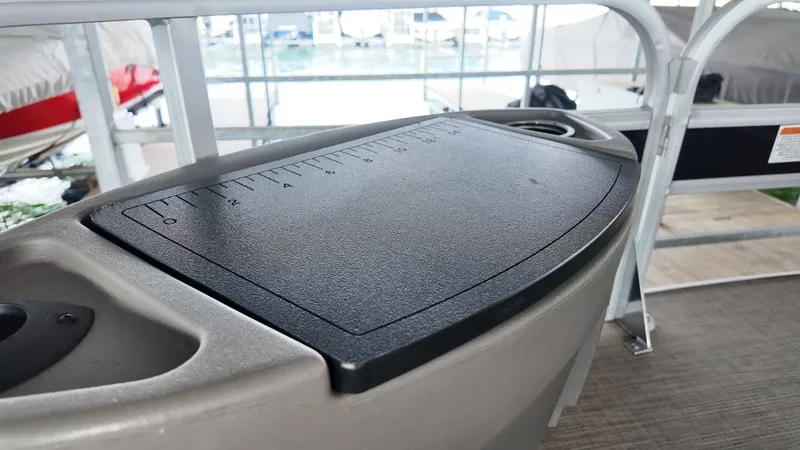 Slide: The Image of Tracker 20DLX Fishin Barge 2022 - 51