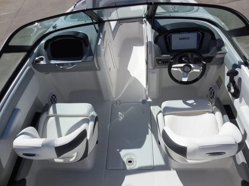 Slide: The Image of Chaparral 21 SSi 2026 - 12