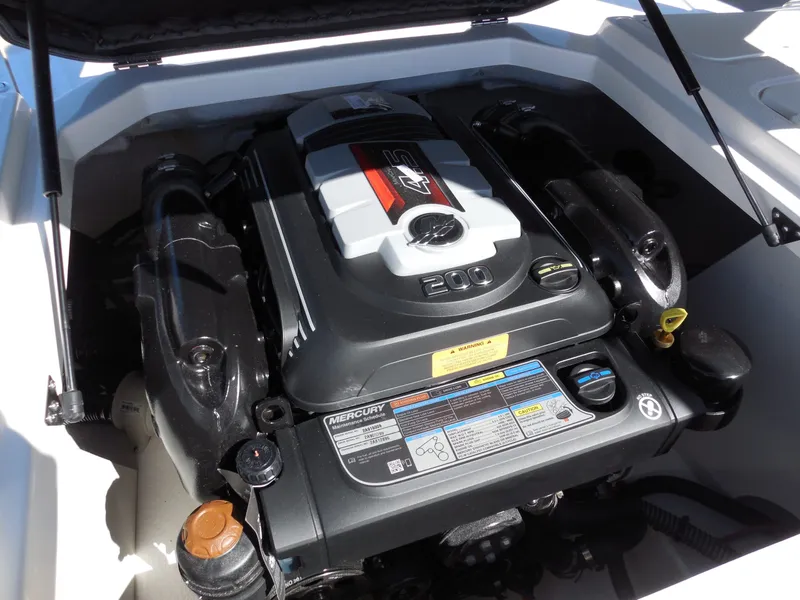 Slide: The Image of Chaparral 21 SSi 2026 - 18