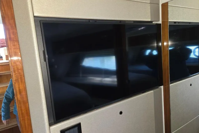 Slide: The Image of Interior of 2019 Sunseeker Predator 50 yacht with mounted flat-screen TV. - 50