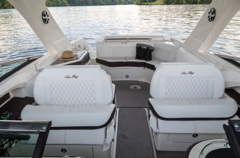 Slide: The Image of Sea Ray SLX 310 2026 - 11