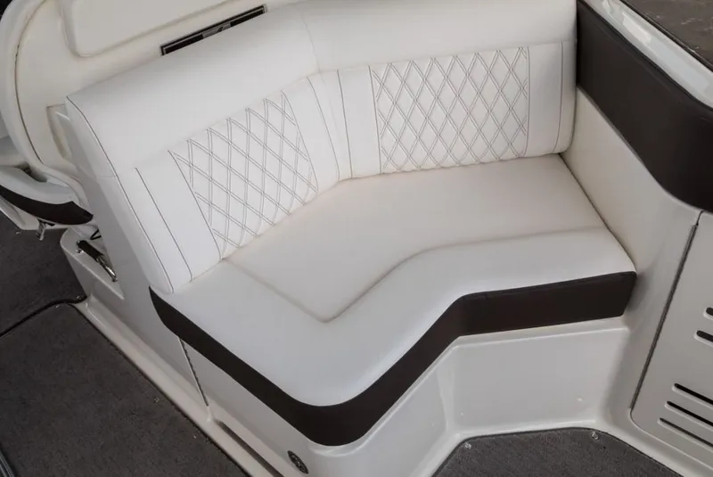 Slide: The Image of Sea Ray SLX 310 2026 - 14