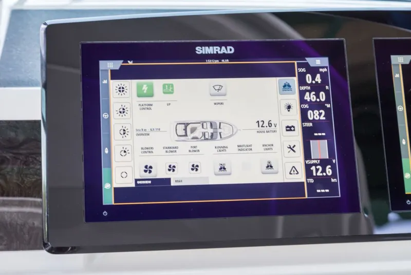 Slide: The Image of Sea Ray SLX 310 2026 - 16