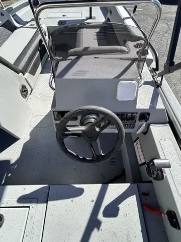 Slide: The Image of SeaArk SeaArk Easy 200 2026 - 7