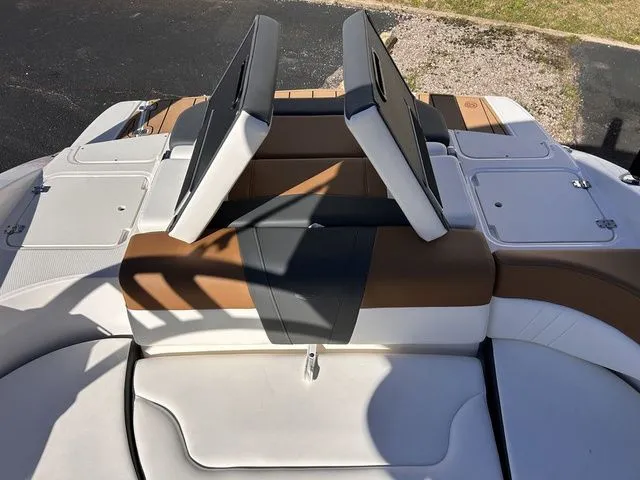 Slide: The Image of Chaparral 23 SSi 2023 - 12