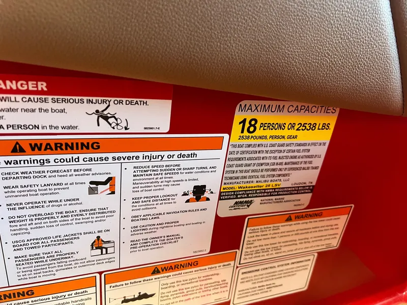 Slide: The Image of Malibu Wakesetter 25LSV 2025 - 17