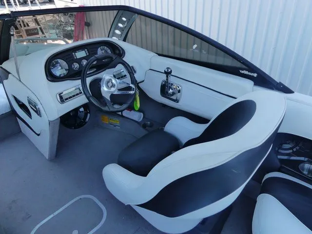 Slide: The Image of Malibu Wakesetter VTX 2008 - 10