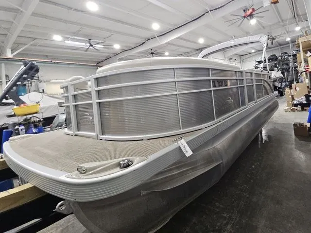 The Image of Bennington 21 SLX 2019 - 1