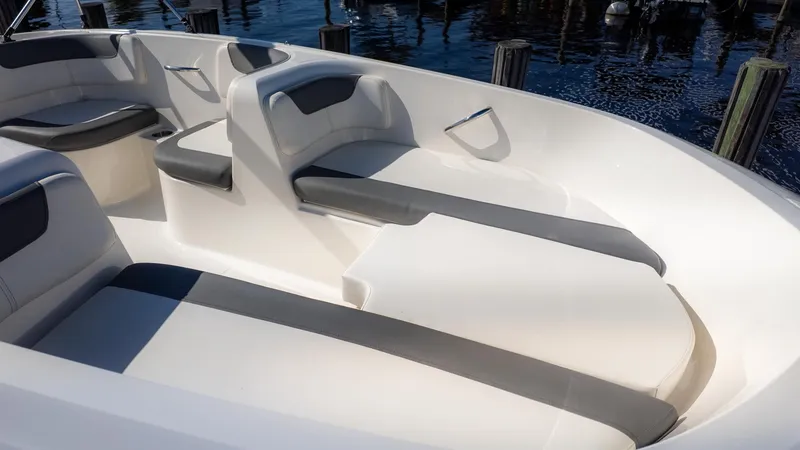 Slide: The Image of Bayliner Element E16 2021 - 12